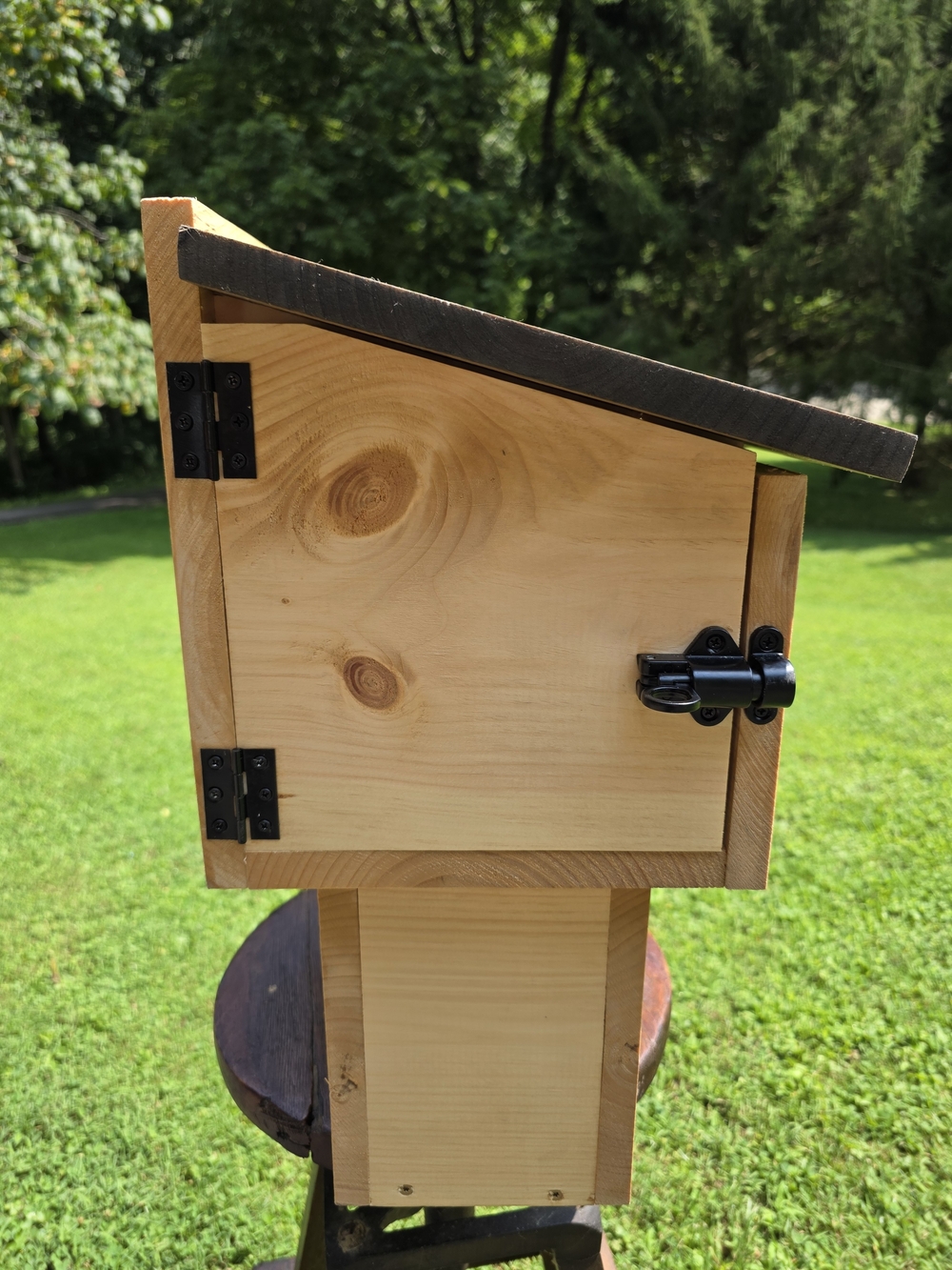 Large Squirrel House Box - Picture 3 of 10